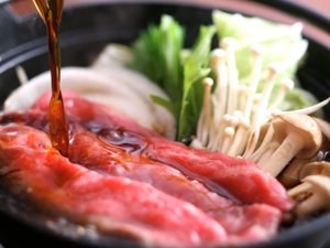 ・夕食一例：神石牛のすき焼き。甘辛い風味がたまりません