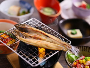 【ご朝食】自家製の川魚一夜干し／一例