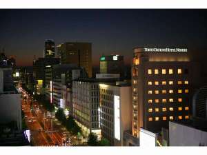 「東京第一ホテル錦」の外観夜