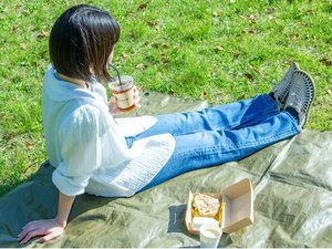 公園内のお気に入りの場所でお召し上がりいただけます。