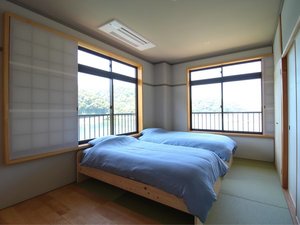 ３F個室は全室から日本海が一望でき、キッチン、お手洗い、リビング、バスタブが備え付けられています。