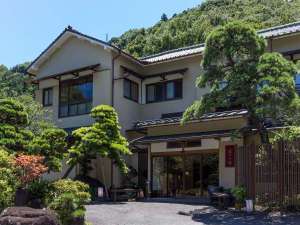 「箱根湯本温泉　湯さか荘」の外観