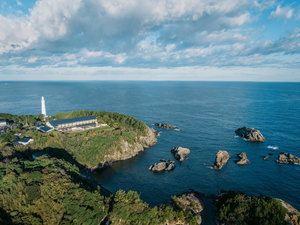 「星野リゾート　界　出雲」の岬の先端にたつ界 出雲。夕陽・朝陽の絶景を望みます