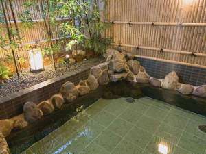 「ロイヤルツインホテル京都八条口　～みやびの湯～」の女性露天風呂★素晴らしい風情のある露天風呂