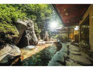 【露天風呂】1300年の古都・奈良の空気に染まる庭園露天風呂　