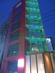 「イリキャビン新宿歌舞伎町」の外観