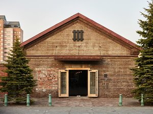 「NIPPONIA　HOTEL　函館　港町」の函館のシンボル「赤レンガ倉庫」を改修したオーベルジュ