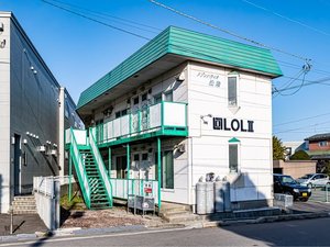 「LOLII」の緑の屋根とLOLⅡのAPサインが目印です