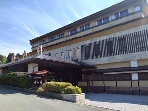 「山代温泉　雄山閣(ＢＢＨホテルグループ)」の【外観】山代温泉街の高台に佇む風光明媚な湯宿