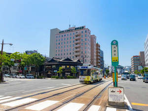 「ホテルベルビュー長崎出島」の外観：路面電車大波止電停正面