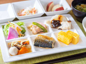 「スーパーホテル名古屋駅前」の健康朝食盛り付けイメージ