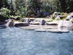 「滝原温泉ほたるの湯」の大自然を満喫できる露天風呂