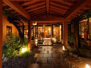 「奥嬬恋温泉　ふる里の宿干川旅館　花いち」の澄んだ空気の中、のんびりとした時間をお過ごしください