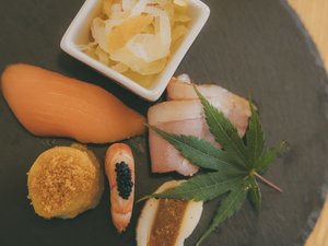 □地元産の野菜、お米、みそ、山の清水をベースに