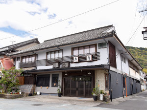 「日奈久温泉　柳屋旅館」の＊【外観】創業120年の歴史ある旅館です。