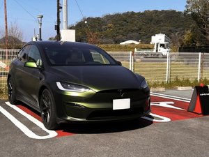 TESLA専用駐車場