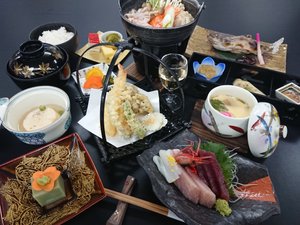 【つつじ膳】ご夕食スタンダートコース。