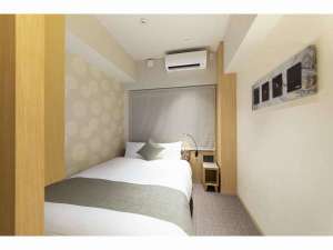 【ダブルルーム】　部屋数：119室　大きさ：11平米～　ベッドサイズ：140cm×1台