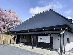 「tokoro　hotel　Isumi」の春には満開の桜をご覧になれます。