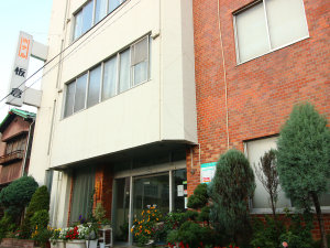 「わが家のような寛ぎ空間　ホテル板倉」の#【外観】JR福島駅東口・繁華街より徒歩2分の好立地