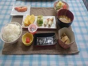 定番の朝食！！契約米農家直送のホクホクの北海道米を堪能できる朝食！