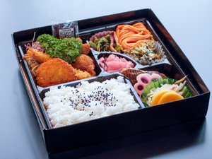 夕食　幕の内弁当