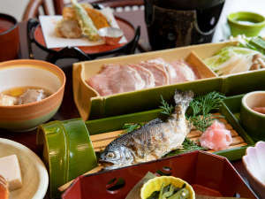 【お料理一例】「地元の食材を生かしたお食事をお楽しみください。」