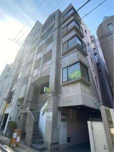 「ＡＰＡＲＴＭＥＮＴ　ＨＯＳＴＥＬ　Ｓｉｒ　ＨＡＫＡＴＡ４」の外観