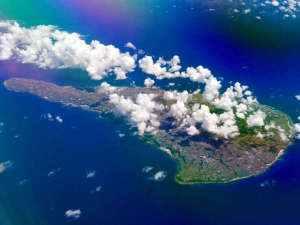 アクセス＿飛行機でも来島できます。沖永良部島へようこそ。
