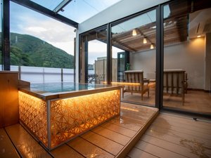 「箱根湯本　ホテル　仙景」の露天風呂