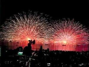 【当館目の前】7月下旬～8月下旬、毎晩花火を開催！信州上諏訪温泉の夏は面白い！