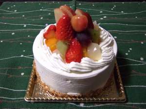 ホールケーキ（４号：直径１２cm、写真は例）。記念日にいかがですか♪