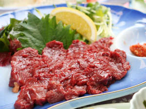 ■ご夕食一例・馬刺しコース＿福島に来たならやっぱりコレ！柔らかな会津名産『馬刺し』