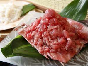 【朝食ブッフェイメージ】マグロの中落ち・イクラ・イカで海鮮丼も♪