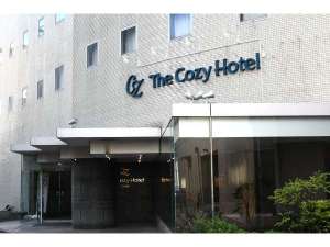 「Ｔｈｅ　Ｃｏｚｙ　Ｈｏｔｅｌ　ＣＨＩＢＡ」の正面(昼)