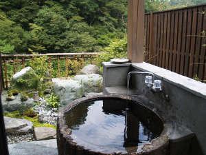 【離れ和室】露天岩風呂にゆったり浸かって大自然を独り占め！