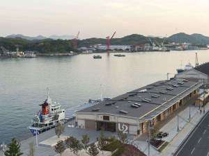 「ＨＯＴＥＬ　ＣＹＣＬＥ」の尾道水道沿いに佇む新しいスタイルのONOMICHI U2