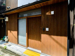 「町家レジデンスイン　あおしだ」の京都の趣ある町家（町屋）一棟貸しの古民家宿。リラックスできる静かな立地。