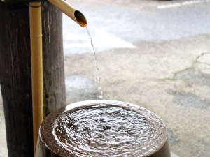 飲用の温泉｢飲湯｣があります。慢性消化器病、糖尿病、痛風、肝臓病などに効果的と言われています。