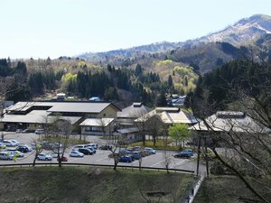 「じょんのび温泉　高柳じょんのび村」の日本の原風景が広がる黒姫山山麓に佇む宿。大地の恵みを“食”“湯”でお愉しみ下さい。