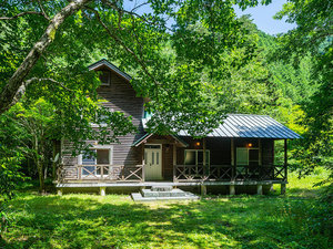 「深山山荘ＤＥＮＣＨＩ」の外観