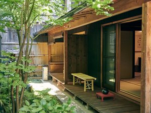 「ＭＡＣＨＩＹＡ：ＳＡＵＮＡ　ＫＹＯＴＯ」の【外気浴スペース】