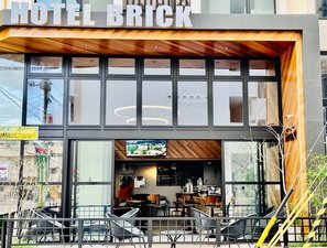 「Ｈｏｔｅｌ　Ｂｒｉｃｋ」の～ブルックリンスタイルのおしゃれな外観～