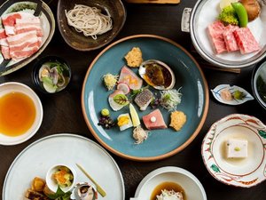 【麗会席イメージ】その日ごとに異なる食材で、一期一会の「一皿」に出逢えます。