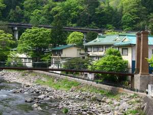 「金色夜叉起草旅館　清琴楼」の旅館全景