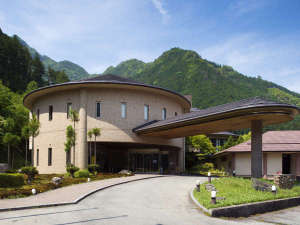 「松阪わんわんパラダイス　森のホテルスメール」のわんちゃんとの素敵なご旅行をお楽しみ下さい
