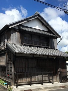 「小澤治三郎邸」の外観：150年以上前の建物です