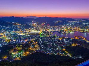 長崎のシンボル的存在である標高333メートルの稲佐山。その中腹に位置する「稲佐山観光ホテル」