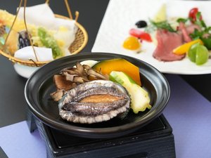 【湯と食】季節によって料理が変わることがございます（イメージ）