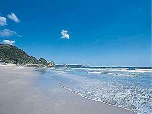 透明度抜群の白浜ビーチまで歩いて８分！！最高の白砂と青い海でＥｎｊｏｙ♪♪